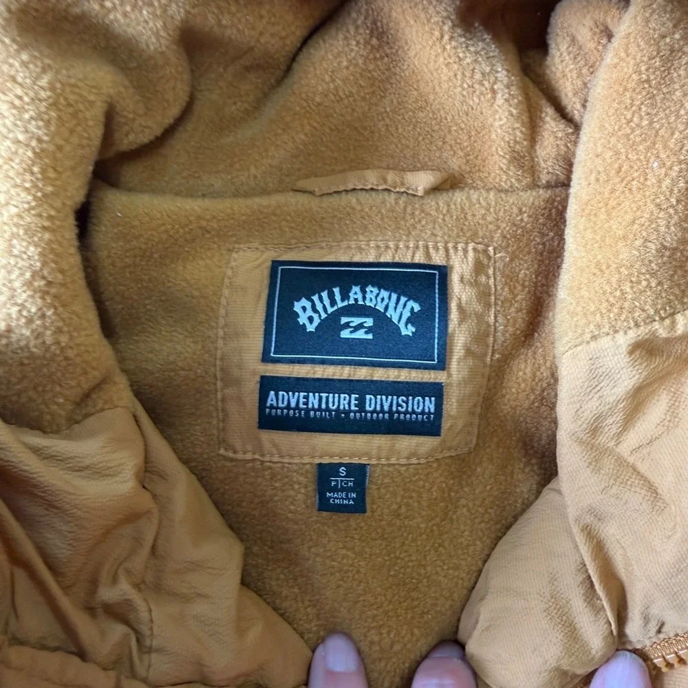 Billabong Adventure Division Puffer Jacket Hooded Mustard Yellow Size S